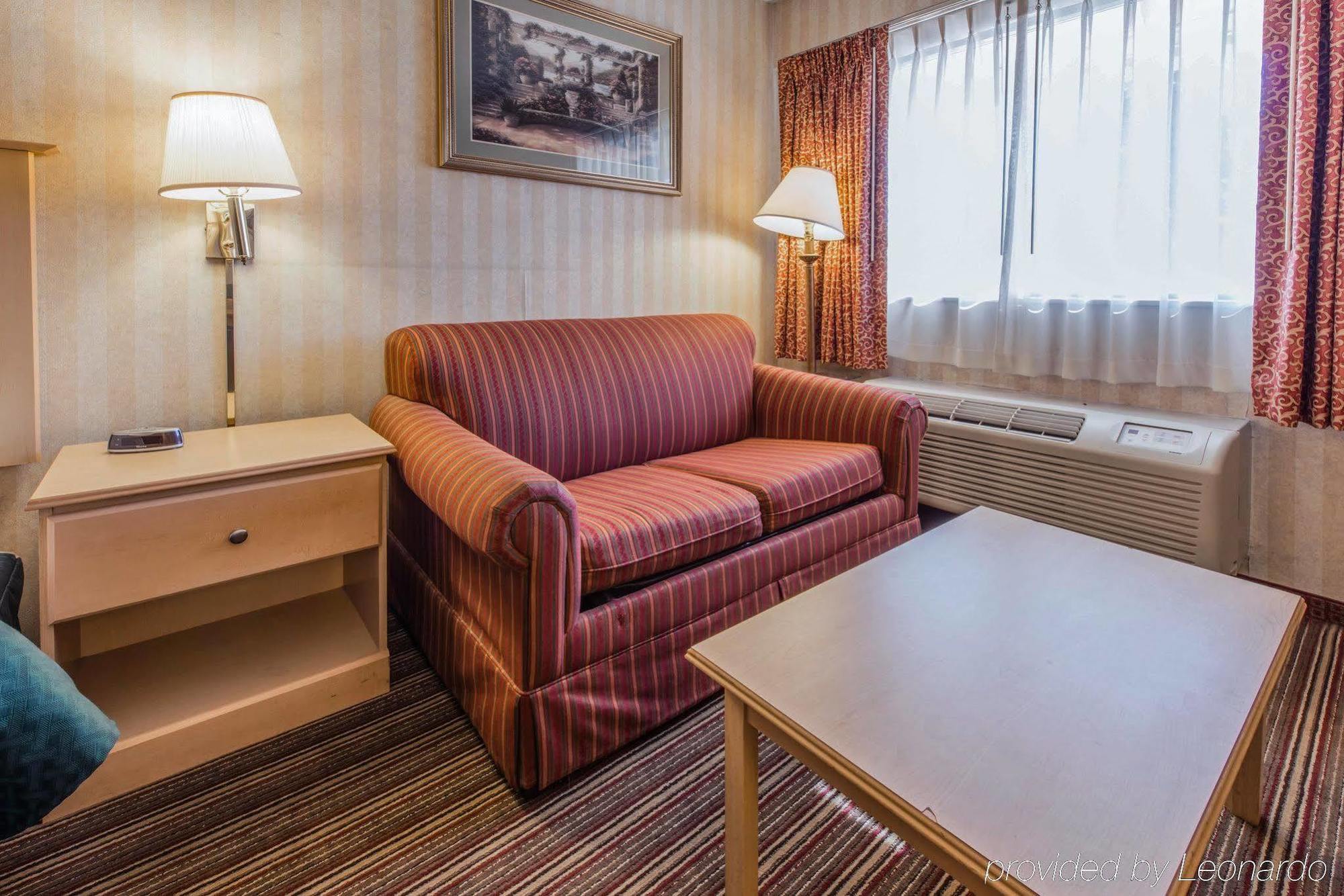 Quality Inn Barkeyville Exterior foto