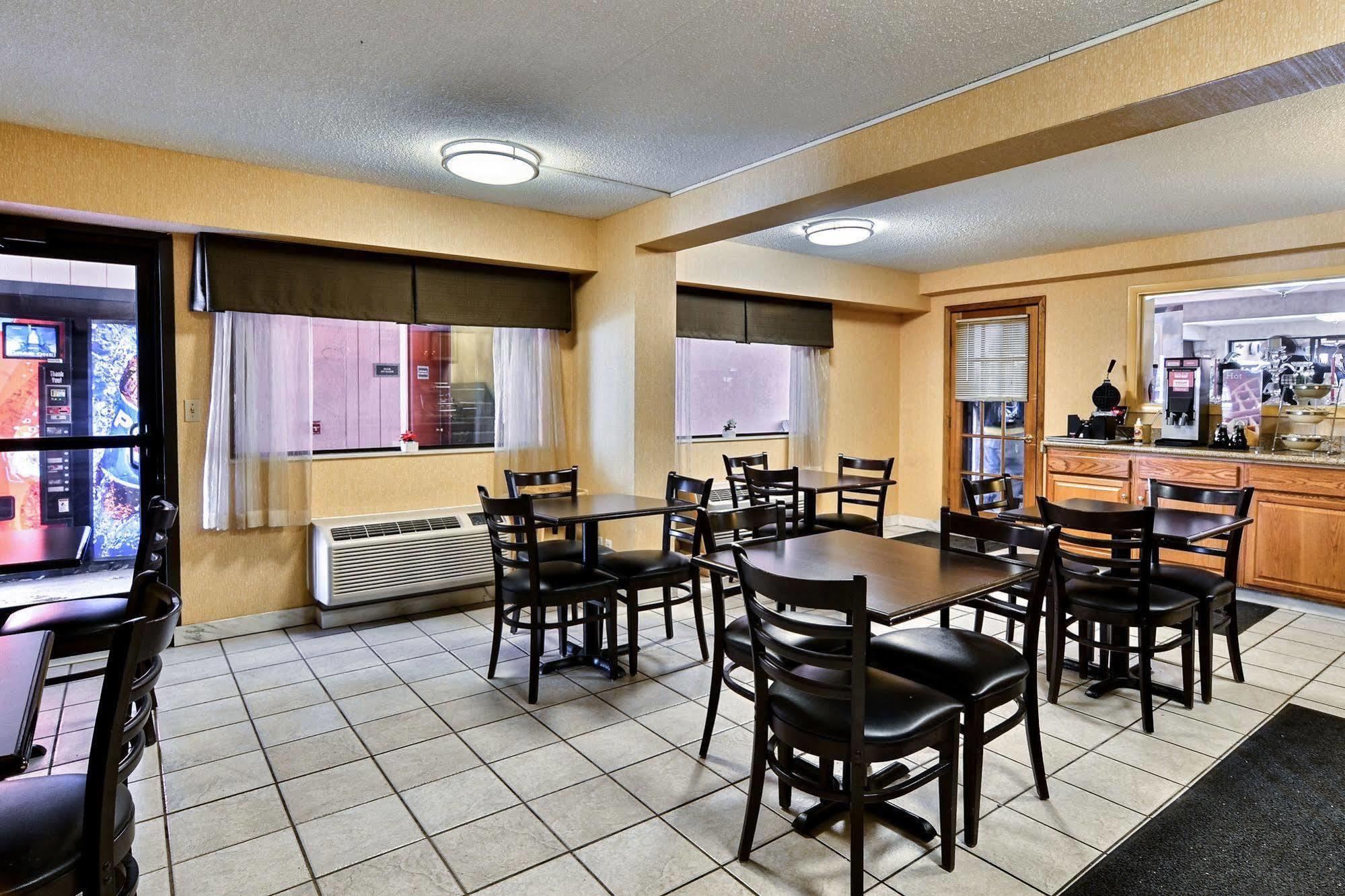 Quality Inn Barkeyville Exterior foto